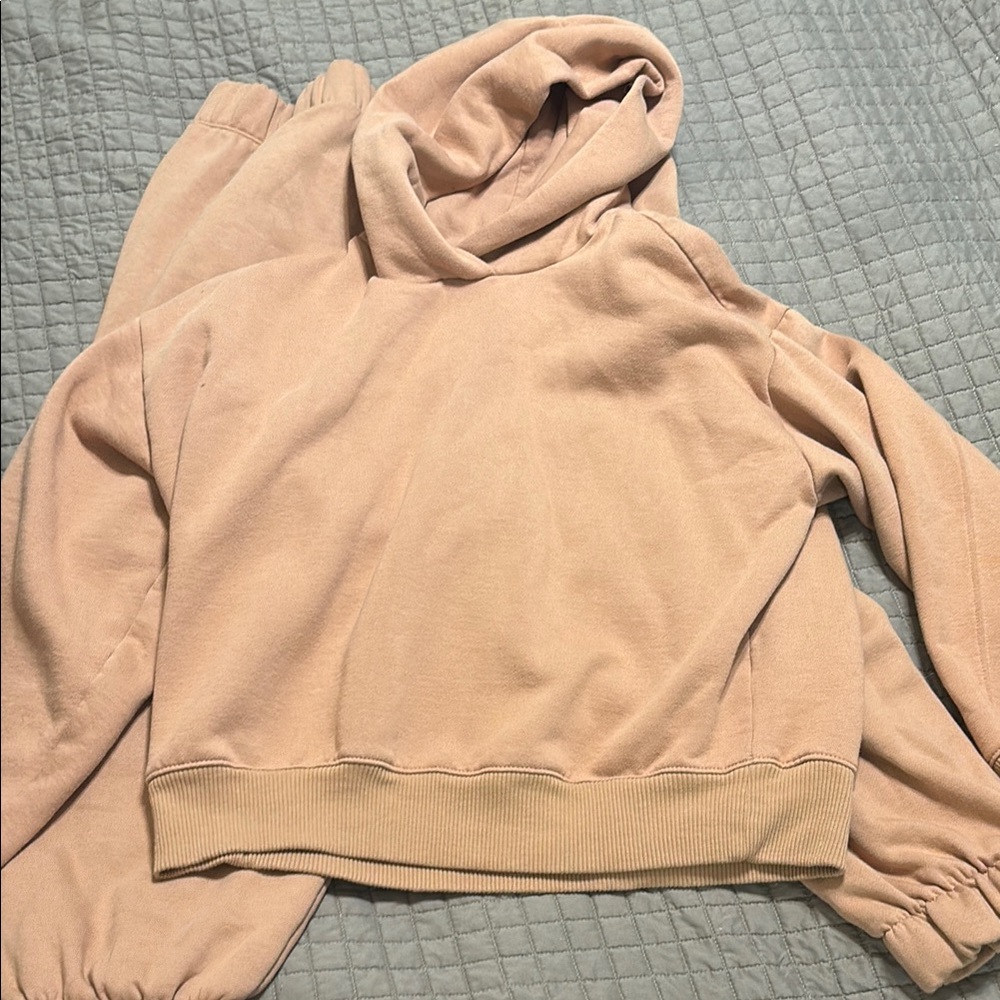 Universal thread sweatsuit size XXL